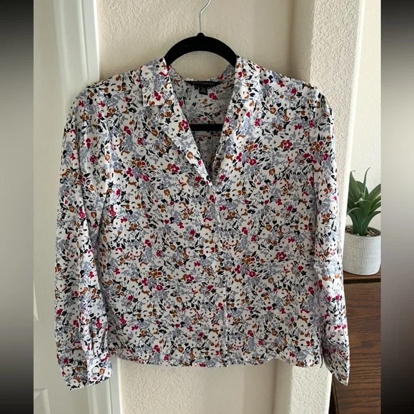 Banana Republic Floral Button blouse - White and Multicolors. See photos. - Picture 1 of 1